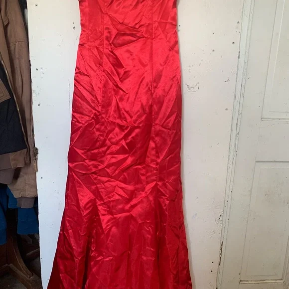 Faviana Vibrant Red Dress - Picture 2 of 5